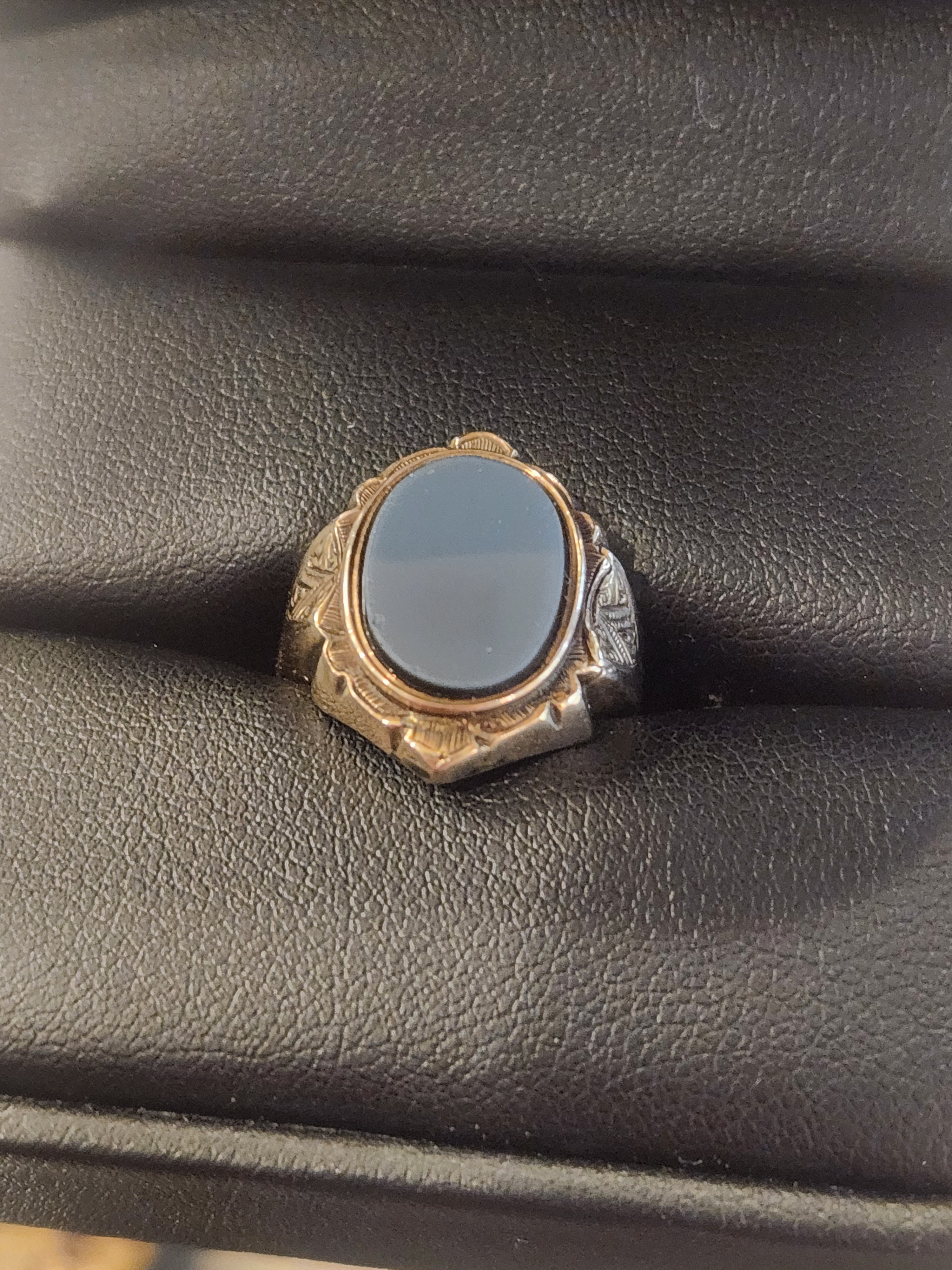 Jewelry 9K Rose Gold Late 1800s Vintage English Unisex Ring Oval Flat Cut Chalcedony Stone