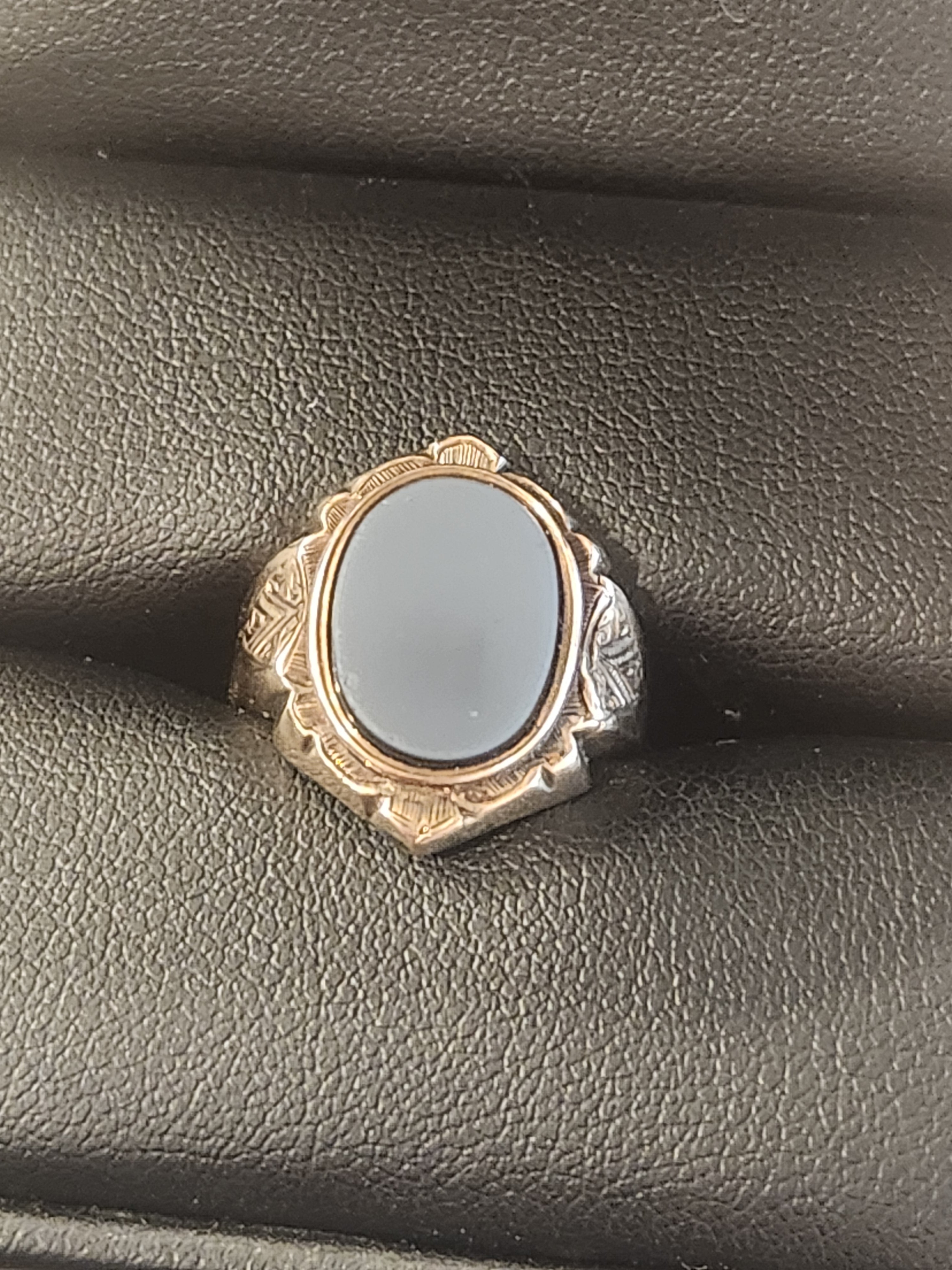 Jewelry 9K Rose Gold Late 1800s Vintage English Unisex Ring Oval Flat Cut Chalcedony Stone